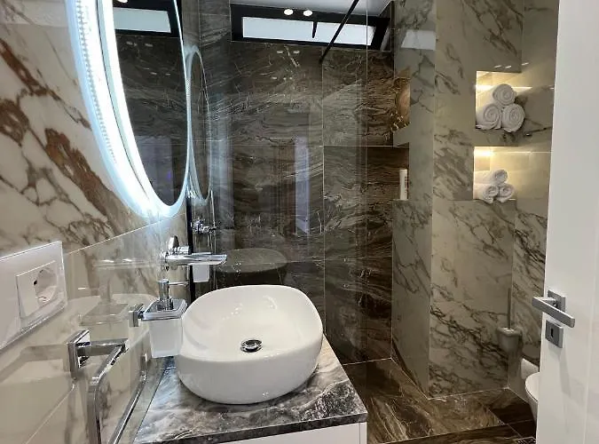 Navi Apartment Sarandë